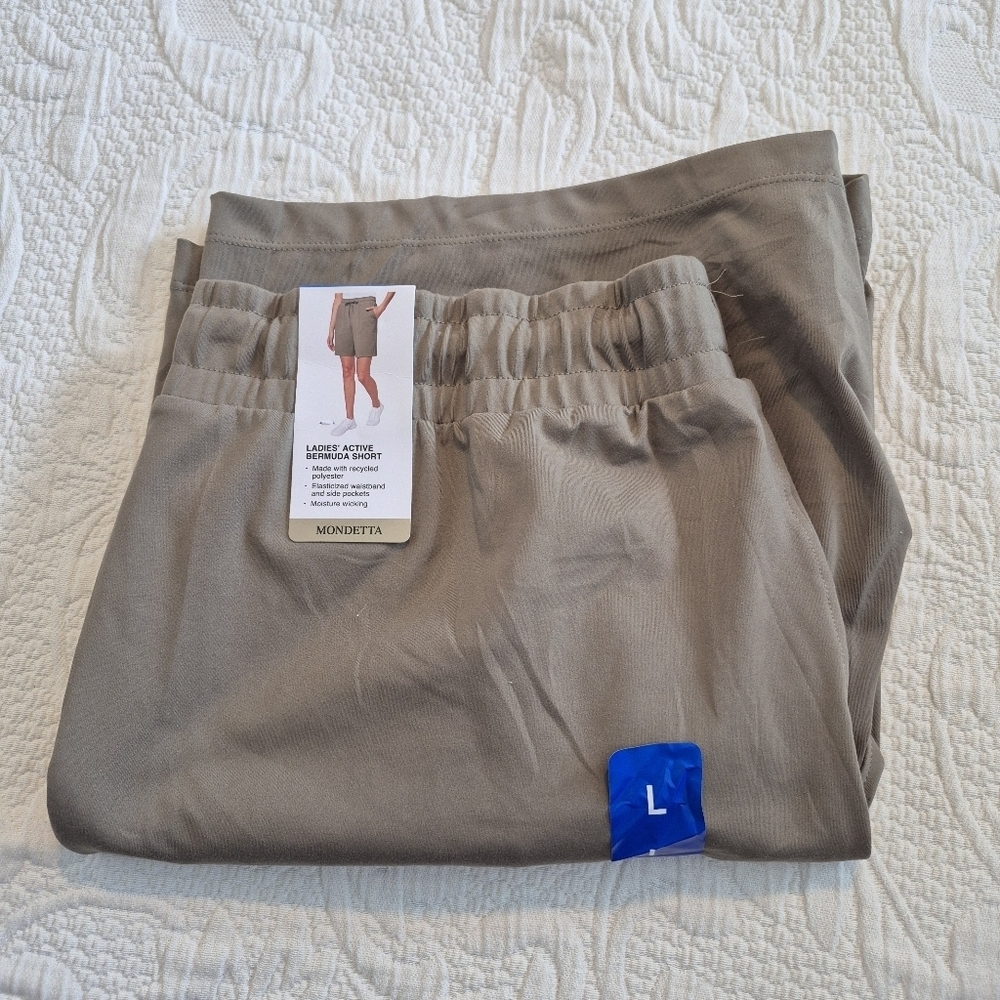 Mondetta women's Large Active Bermuda Shorts taupe NEW